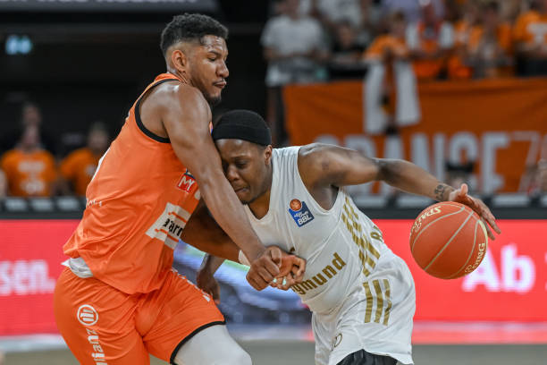 双方的战术 双方的战术