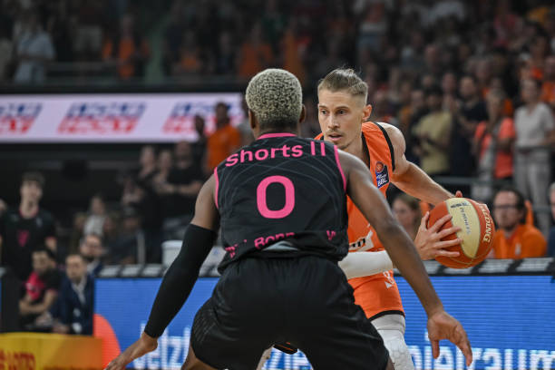 双方的战术 双方的战术